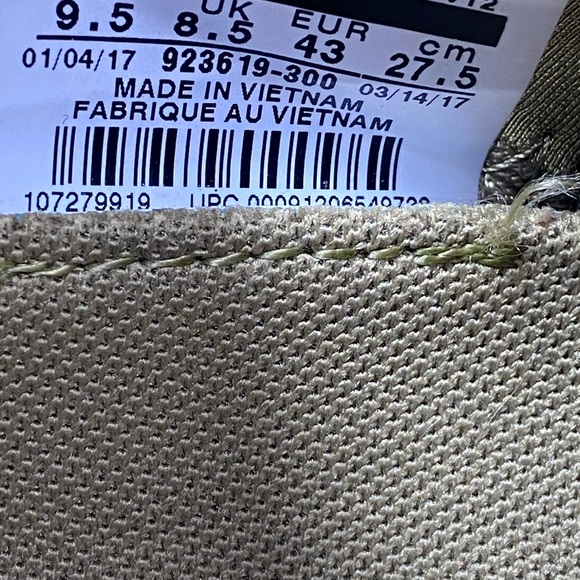 Nike
LUNARCHARGE ESSENTIAL 'CAMPER GREEN - Picture 10 of 11